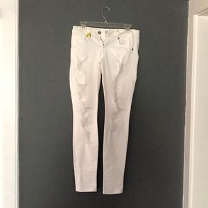 White skinny jeans
